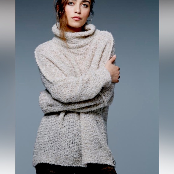 Free People She’s All That Knit Turtleneck Oversized Sweater - Picture 2 of 5